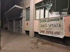 Salerno, campo sportivo “24 Maggio 1999”: luci spente sullo sport popolare a Sant’Eustachio