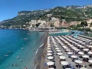 Minori revocato divieto balneazione