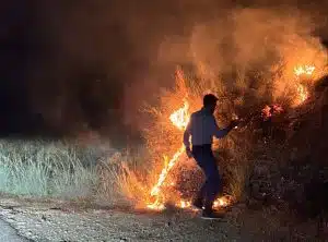 Incendio tra Ottati e Castelcivita, intervento a mani nude di Volpe e Ferraro