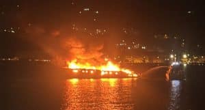 sapri incendio barca notaio Roberto Orlando