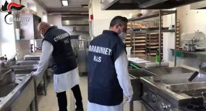 amalfi chiusi locali carenze igienico-sanitarie