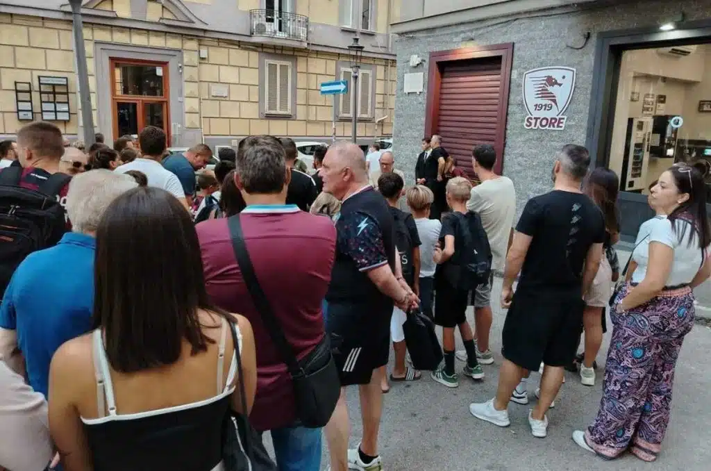 riapertura store ufficiale salernitana