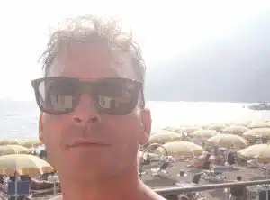 Tragedia a Torre del Greco: muore 40enne di Scafati in un incidente in scooter, grave un minore