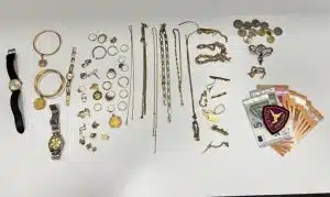 Truffa a un’anziana, arrestato a Salerno un uomo proveniente da Lamezia Terme: recuperati gioielli e orologi