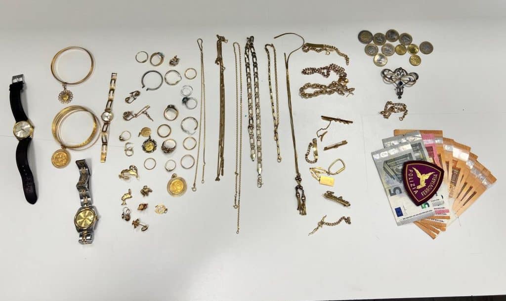 Truffa a un’anziana, arrestato a Salerno un uomo proveniente da Lamezia Terme: recuperati gioielli e orologi
