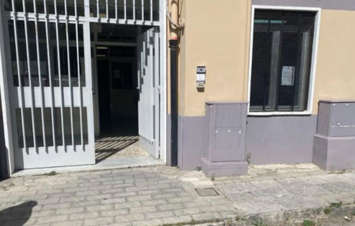salerno ufficio tributi chiuso senza luce