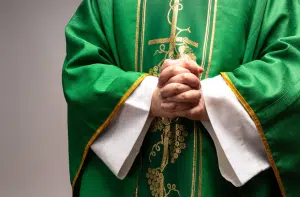 Nola falsi sacerdoti