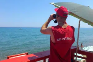 Palinuro bagnanti trascinati corrente