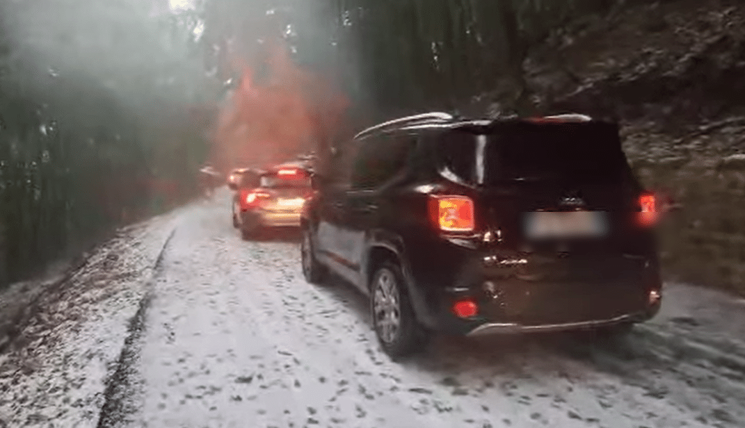 Cilento, grandinata sul Monte Cervati: turisti in fuga e traffico in tilt