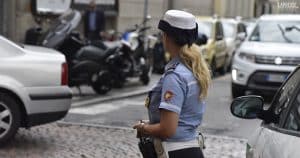 cetara vigilessa paga carro gru recuperate medicine salvavita bimba