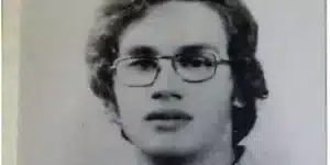 Sarno, il busto di Carlo Falvella torna nella sede di Fratelli d’Italia: “Un simbolo della nostra memoria politica”