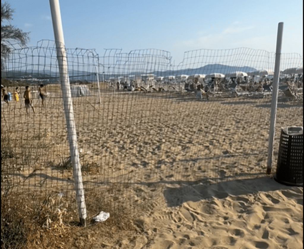 Paestum, Europa Verde denuncia: “Accessi al mare insufficienti e in violazione di legge”