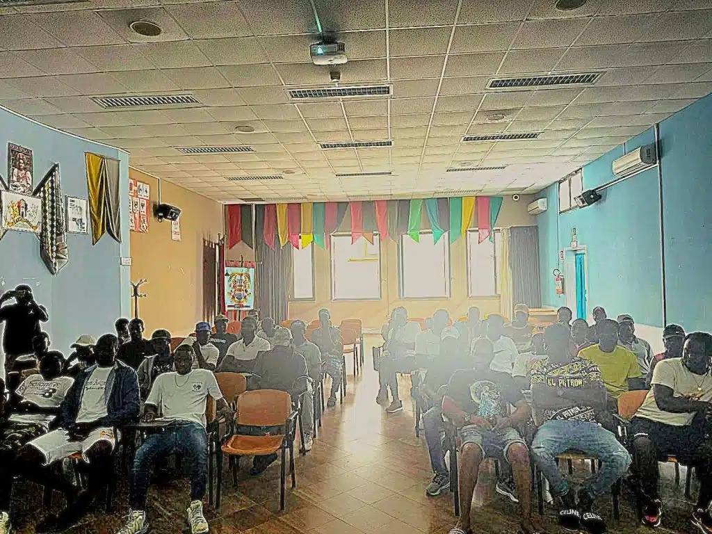 eboli incontro comunità straniere