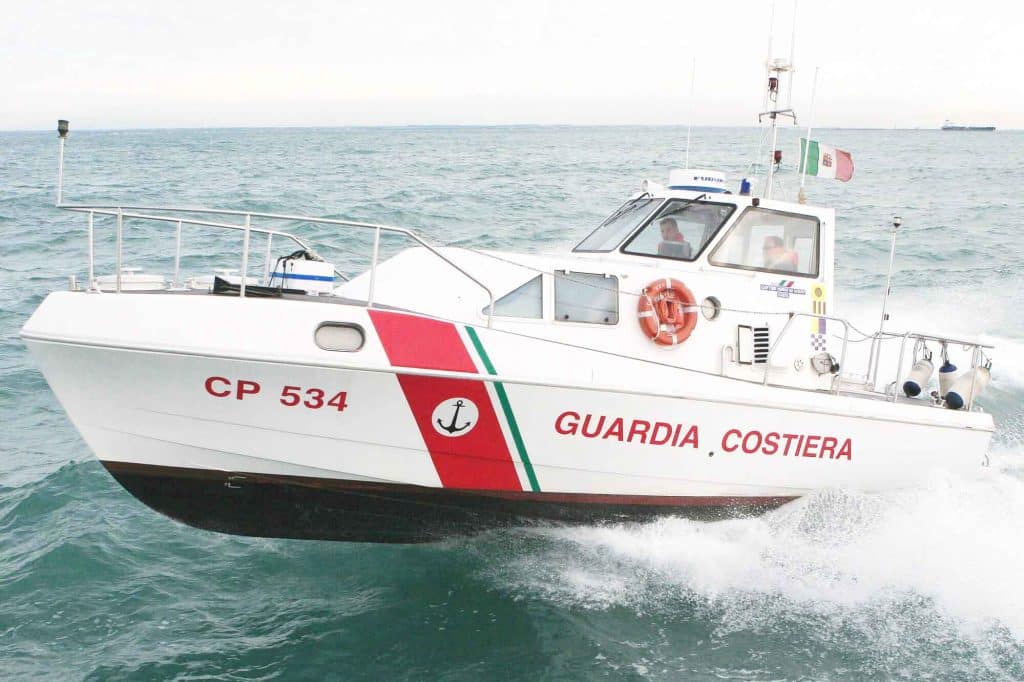 Salerno peschereccio affondato processione