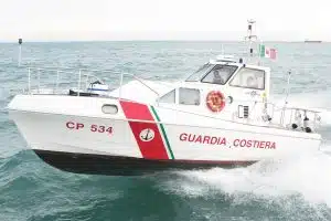 Salerno peschereccio affondato processione
