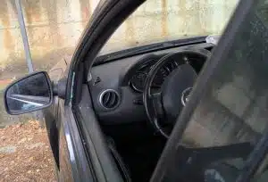 Ferragosto amaro alle Grotte di Castelcivita: turisti derubati in auto