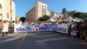 protesta pronto soccorso agropoli 8 agosto