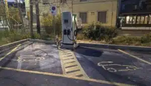 salerno colonnine ricarica elettrica fuori uso avella chiede chiarimenti