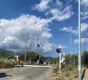 incidente eboli passaggio a livello 25 agosto