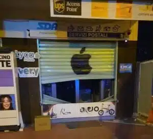 furto pagani negozio elettronica bottino 21 agosto