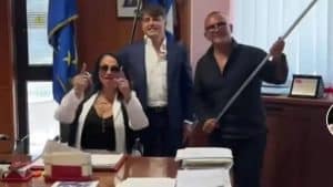 Consiglio regionale Campania visita rita de crescenzo polemiche