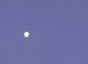 Avvistamento insolito tra Battipaglia e Olevano: testimone filma una sfera luminosa in cielo