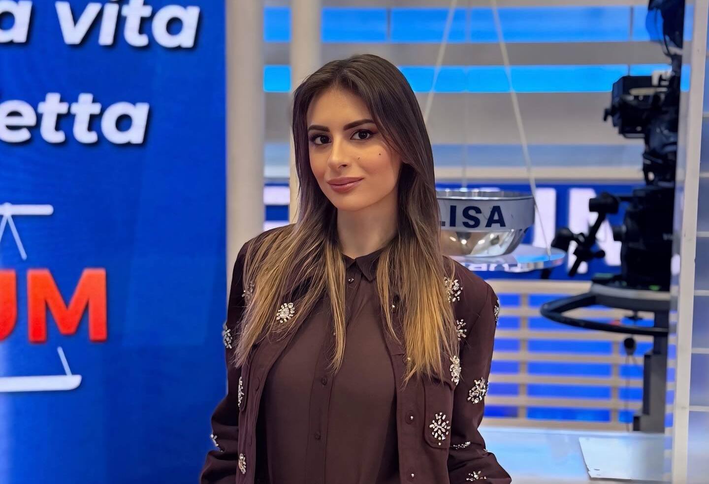 Chiara Stile: da Salerno al piccolo schermo, le radici che hanno forgiato il volto di Forum
