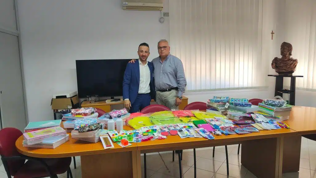 Altavilla Silentina materiale scolastico