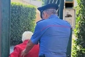 Caserta, anziana smarrita dopo la denuncia per i documenti: soccorsa dai Carabinieri