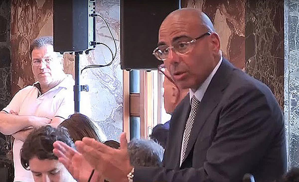 Delocalizzazione nuovo grande porto salerno proposta cammarota