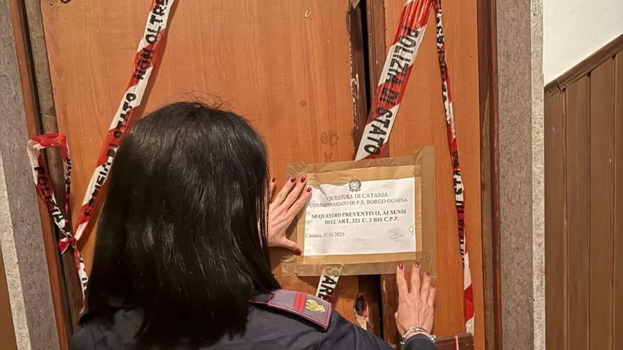 Catania, incendio in casa per rito satanico: 71enne salvato, denunciato per incendio doloso e tentata strage