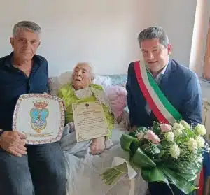 Roccagloriosa compleanno Giovannina Valiante