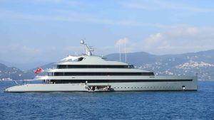Ad Agropoli il megayacht Savannah: lusso da 100 milioni di dollari nella baia di Trentova