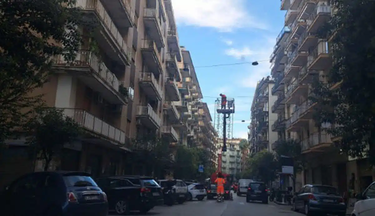 salerno luci artista 2025 prosegue montaggio installazioni
