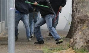aggressione poliziotto lecca-napoli ravello daspo