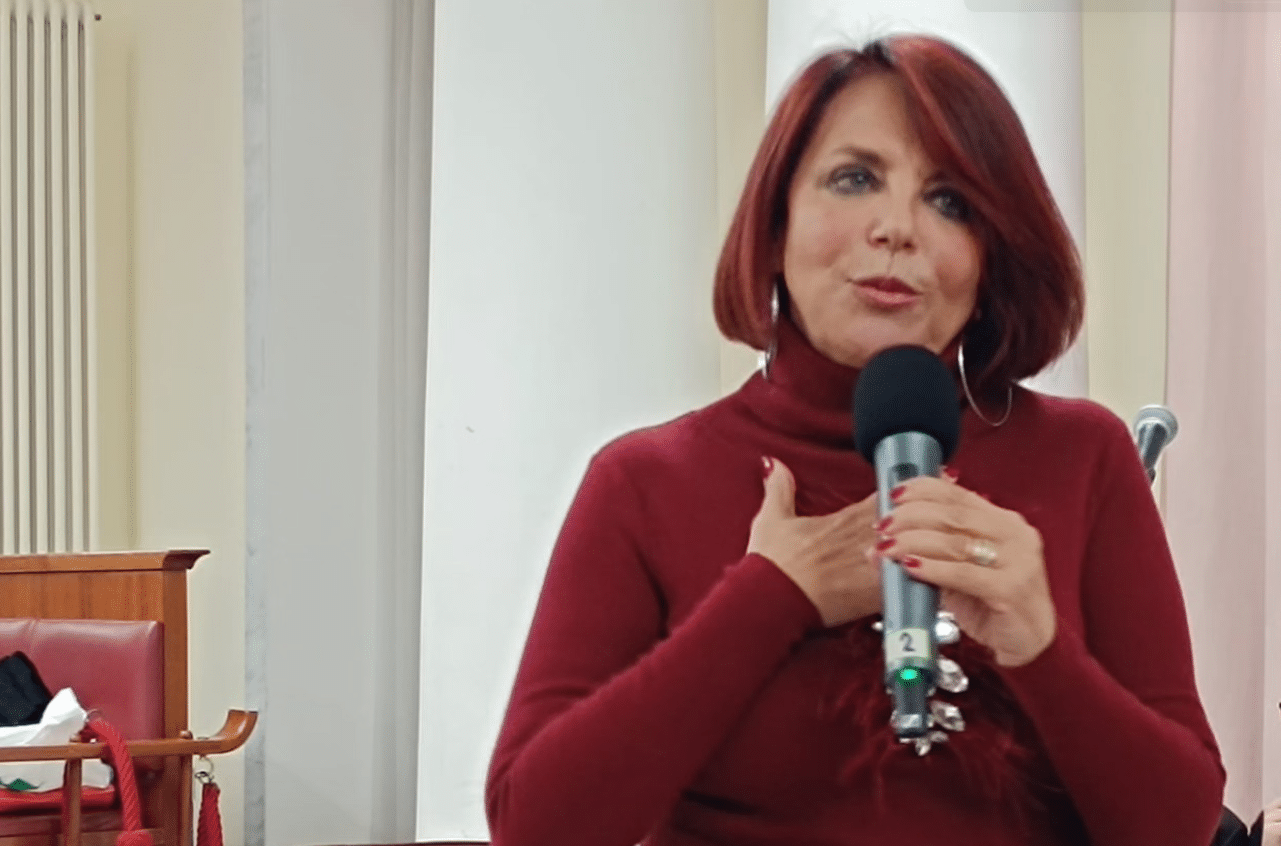 Angri consigliera Parlato
