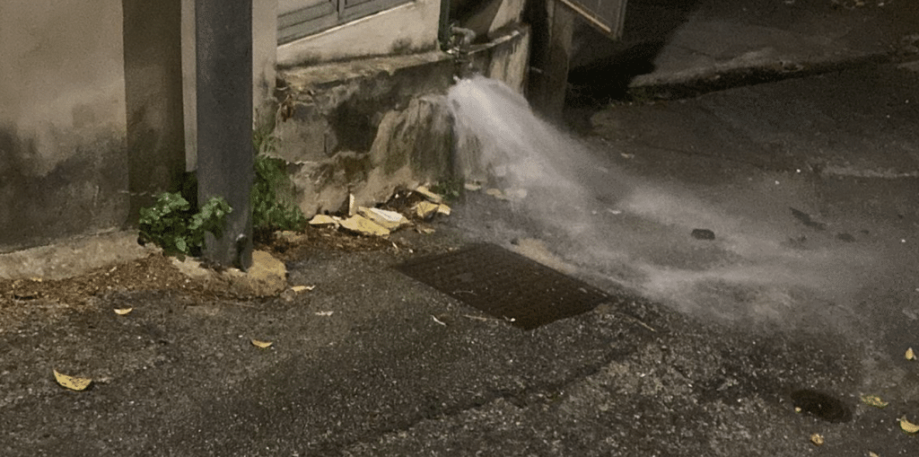 Salerno tubo acqua