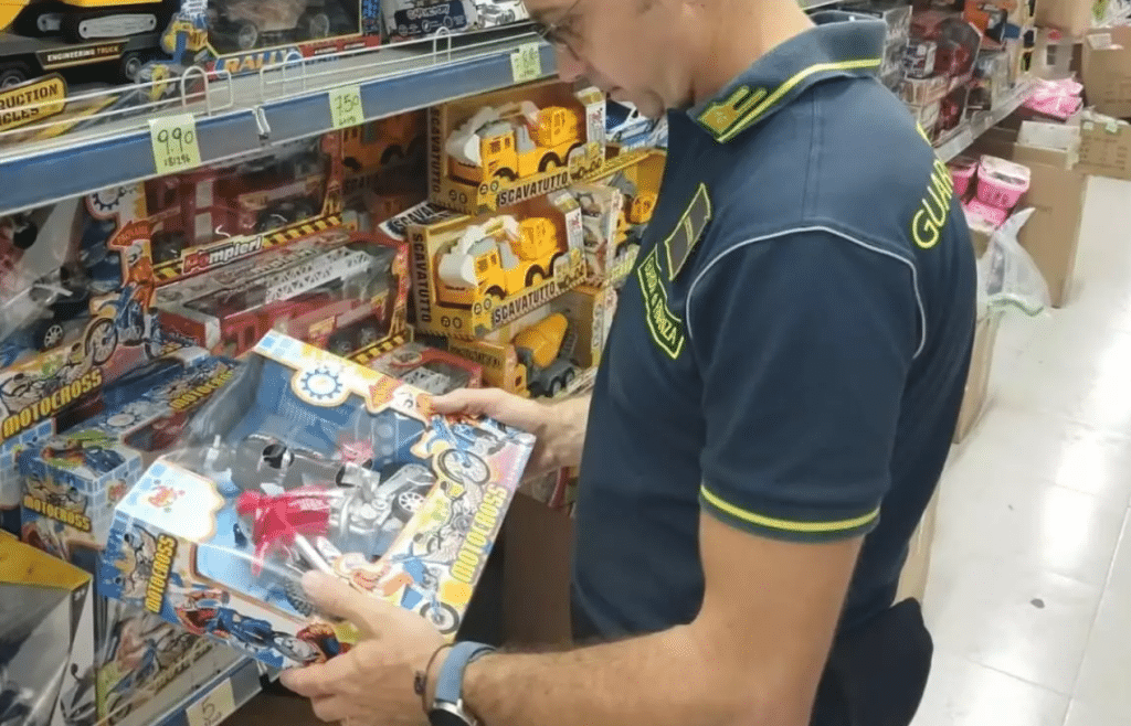 salerno sequestro articoli contraffatti