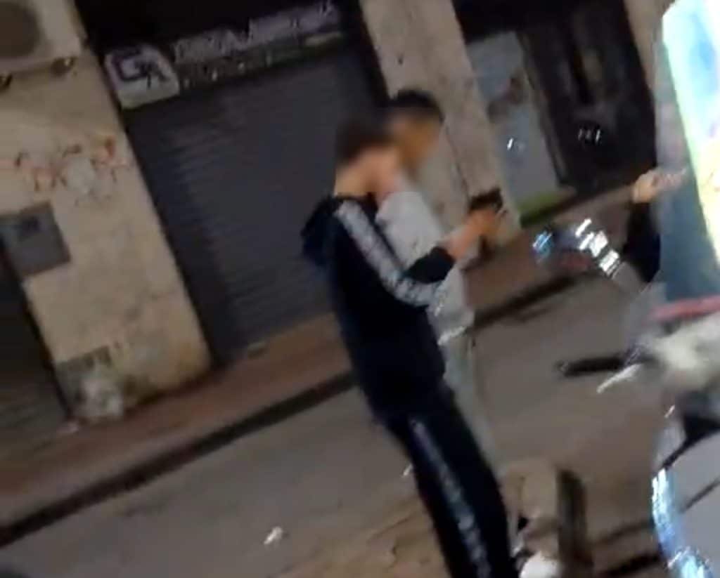 Notte insonne a Salerno, residenti di via Posidonia denunciano fuochi d’artificio e degrado