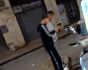Notte insonne a Salerno, residenti di via Posidonia denunciano fuochi d’artificio e degrado