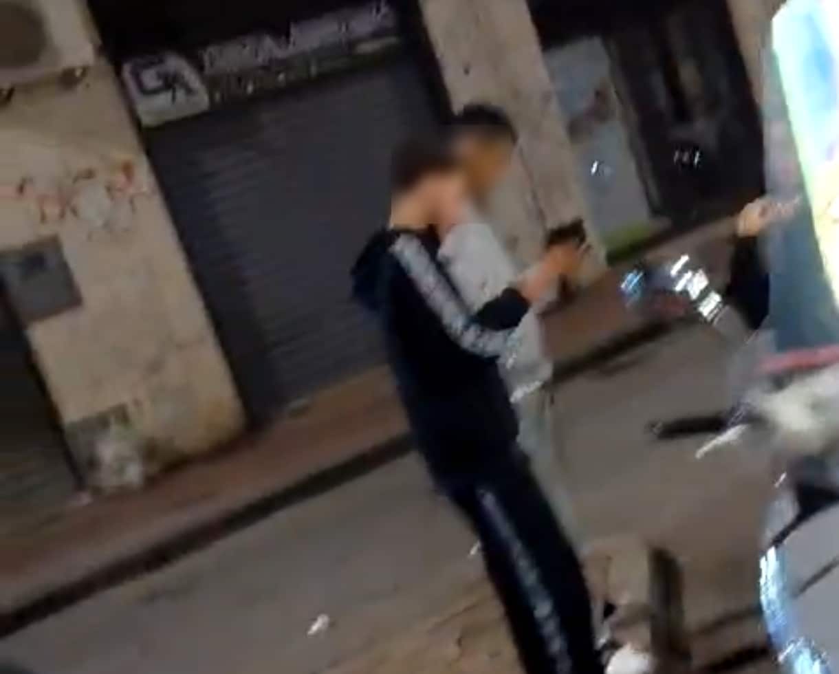 Notte insonne a Salerno, residenti di via Posidonia denunciano fuochi d’artificio e degrado