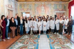 scuola ceramica vietrese consegna camici stage