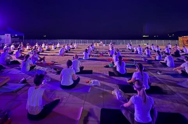 salerno silent yoga