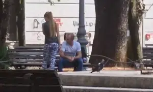 salerno-senza-fissa-dimora-nonostante-lespulsione-torna-in-piazza-san-francesco