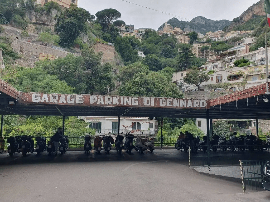 Parking Di Gennaro Positano