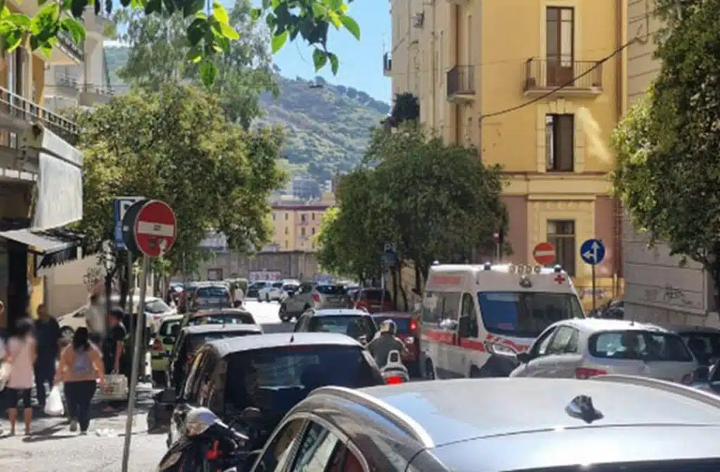 salerno anziano caduto marciapiede 19 settembre