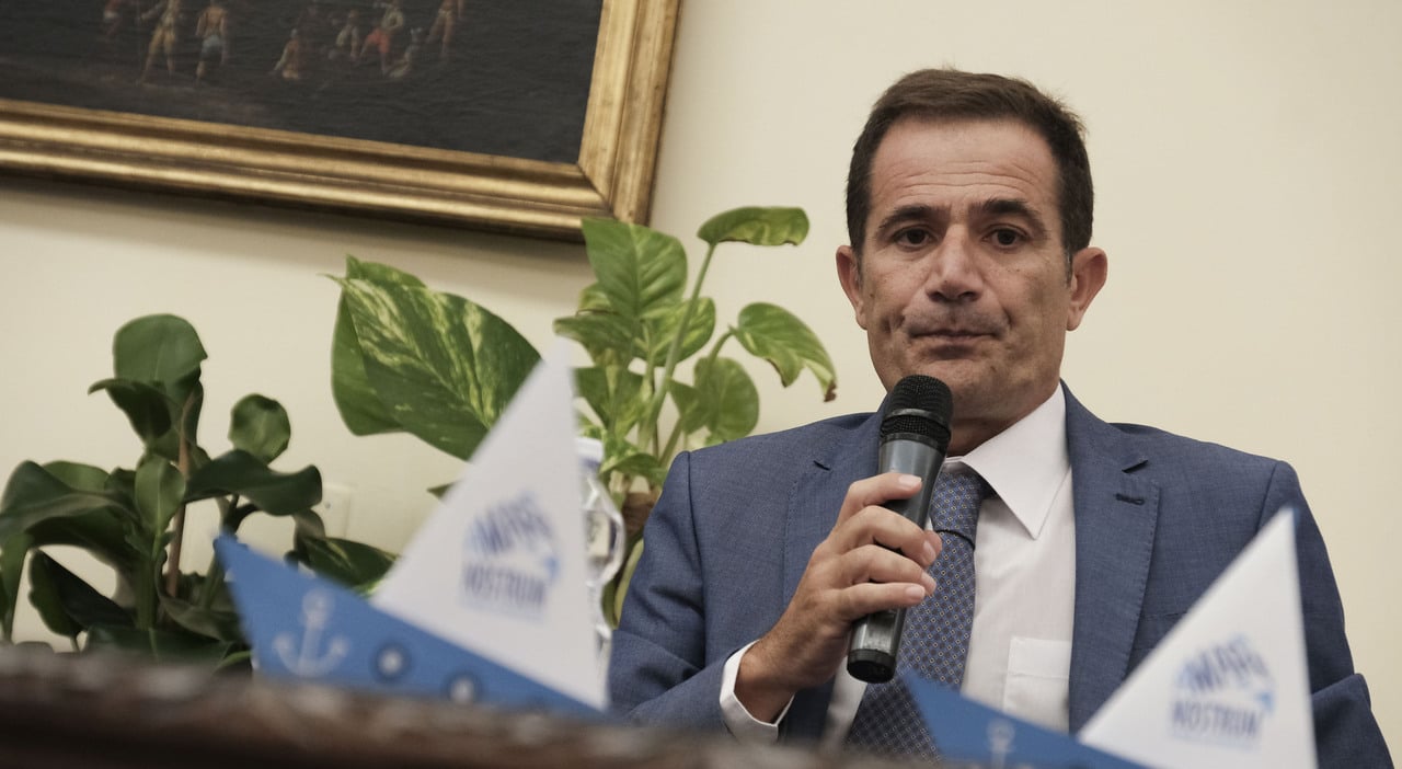 cetara-lido-comunale-abusivo-indagato-sindaco-18-settembre