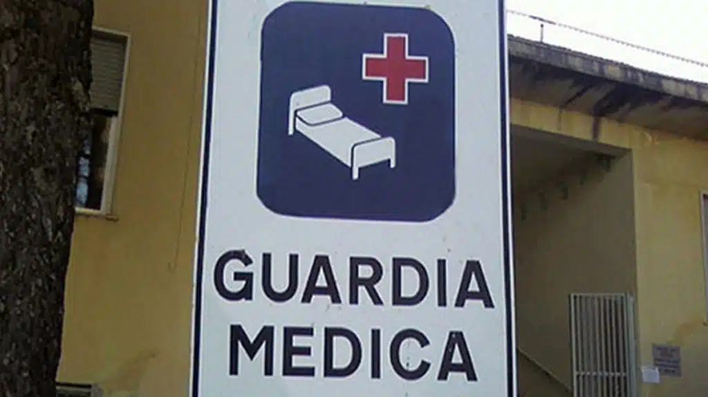 capaccio paestum guardia medica topi muffa
