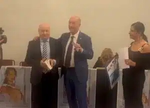 Menotti Art Festival 2025, premiato l’avvocato agropolese Bruno Mautone per le opere dedicate a Rino Gaetano