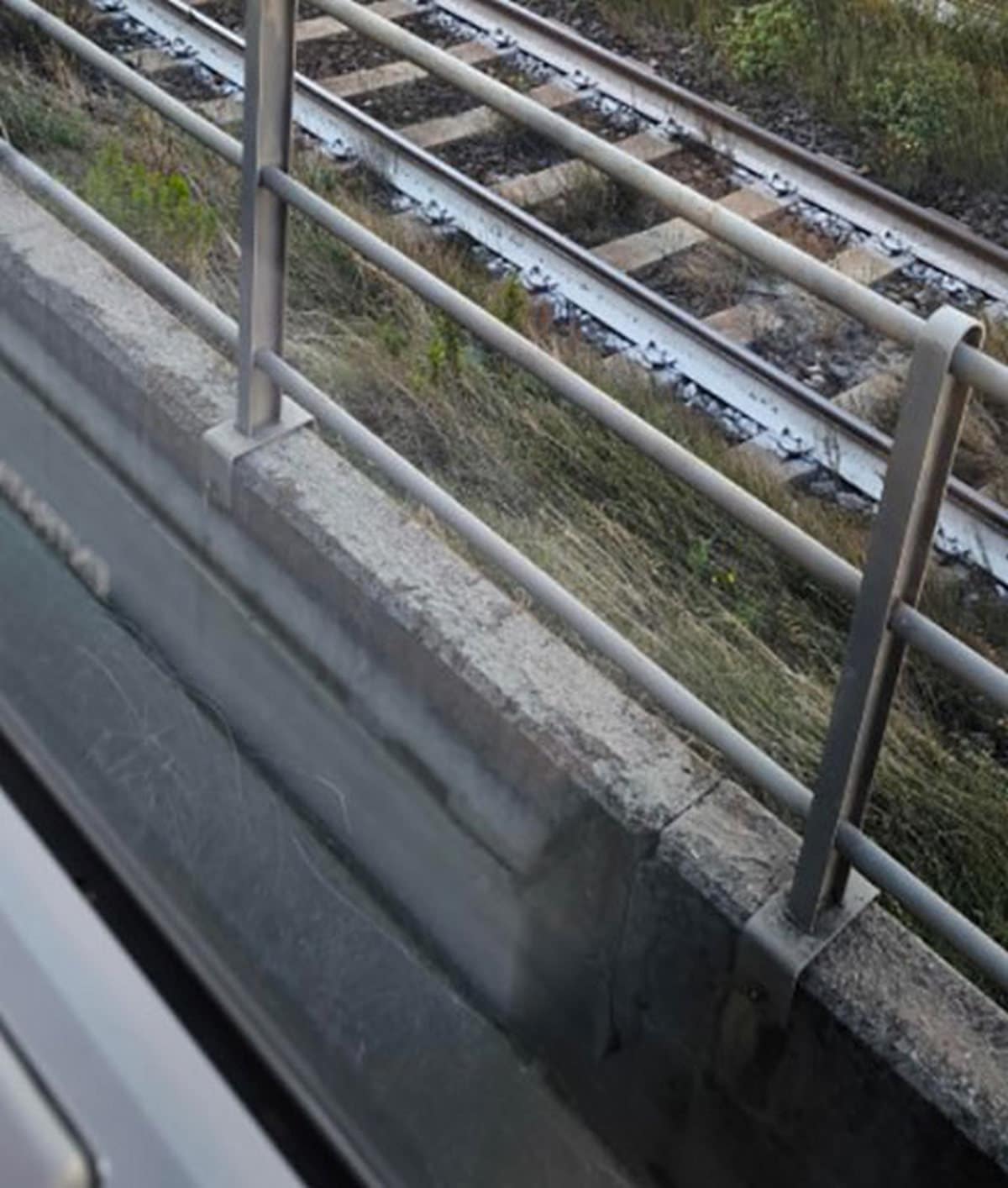 salerno disservizi metro binario chiuso ritardo semaforo torrione
